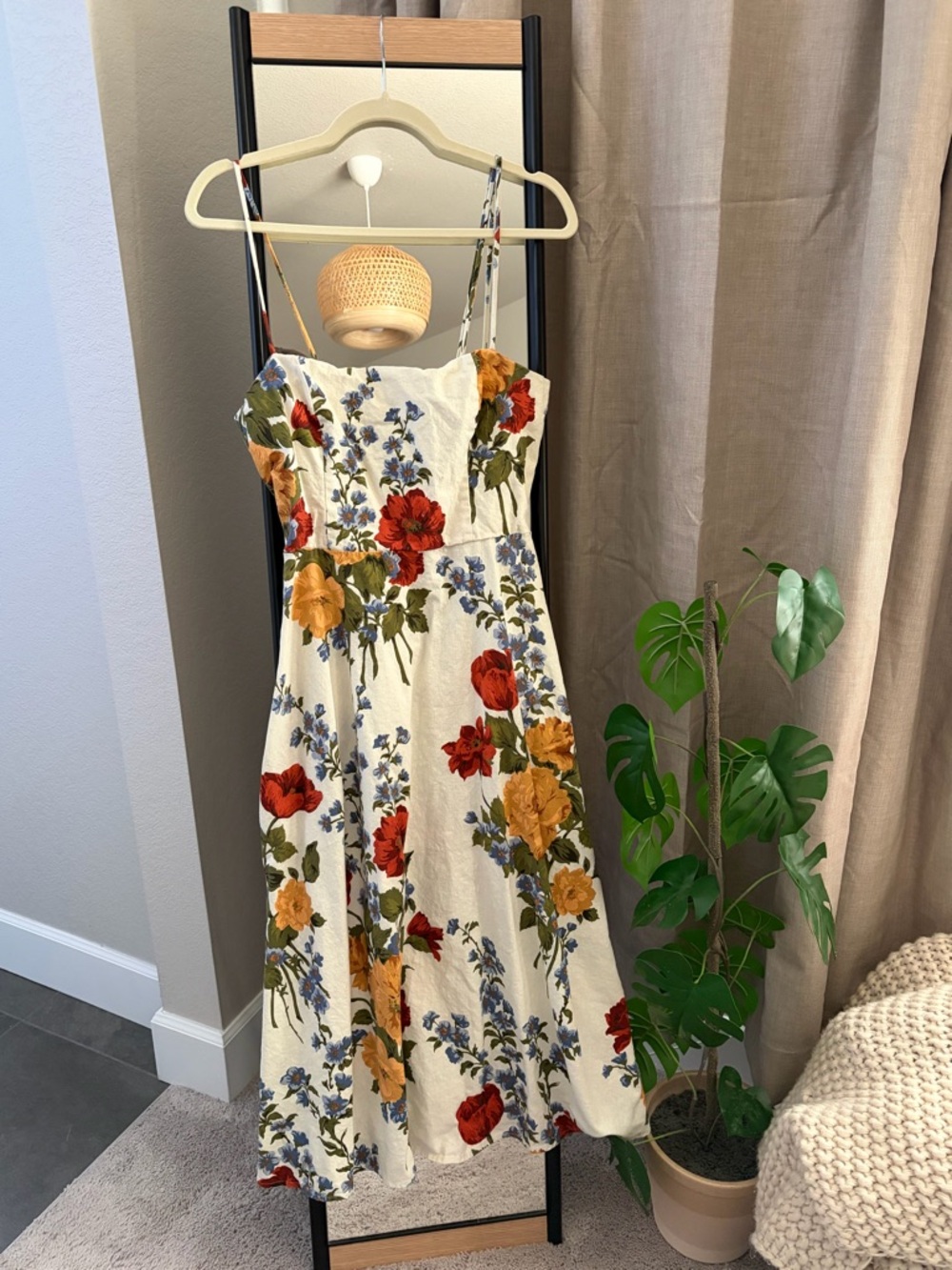 Few Moda Cream Floral Sundress - like Reformation - M
